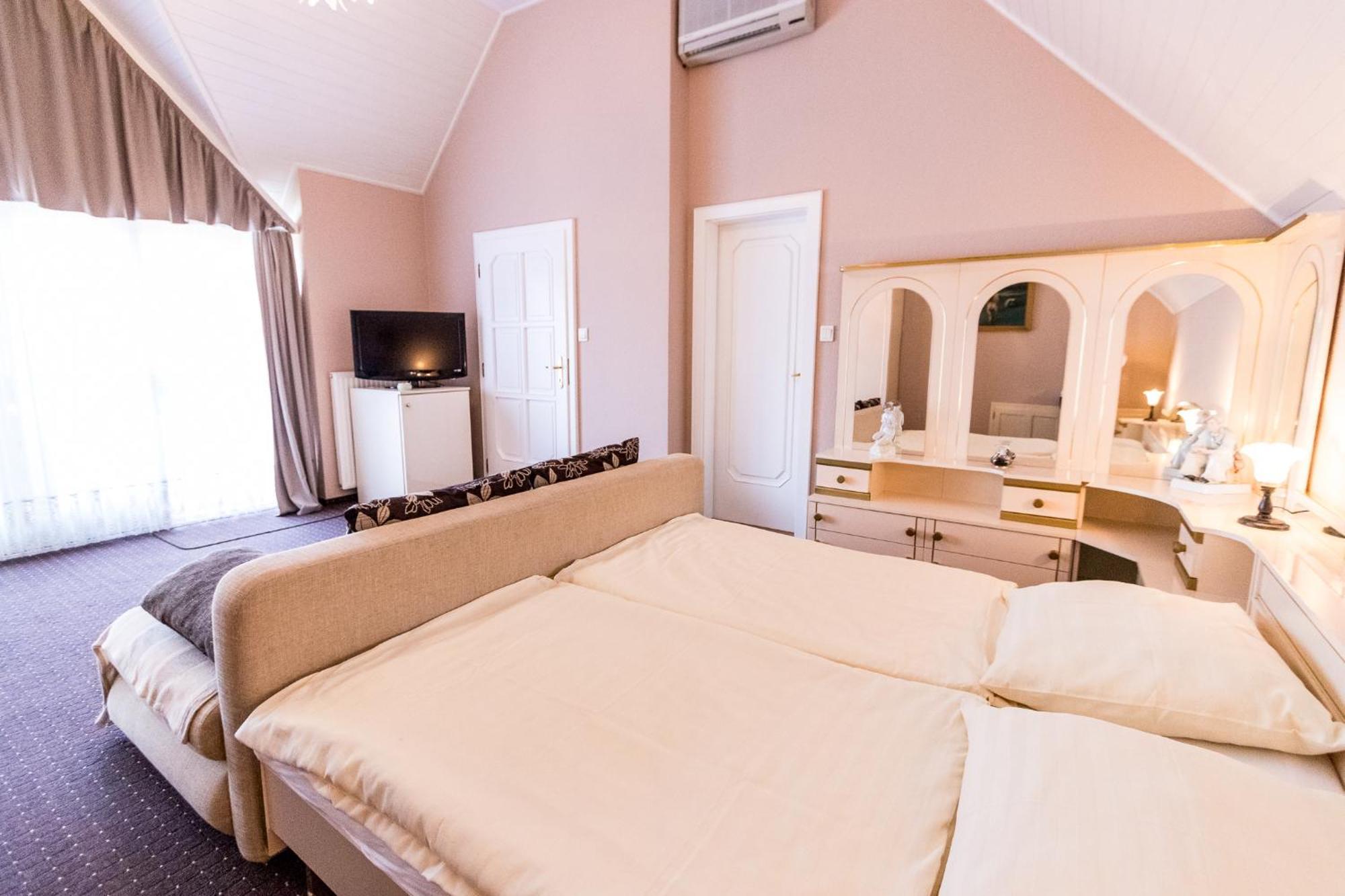 Haus Sonnenhof Otel Siofok Dış mekan fotoğraf
