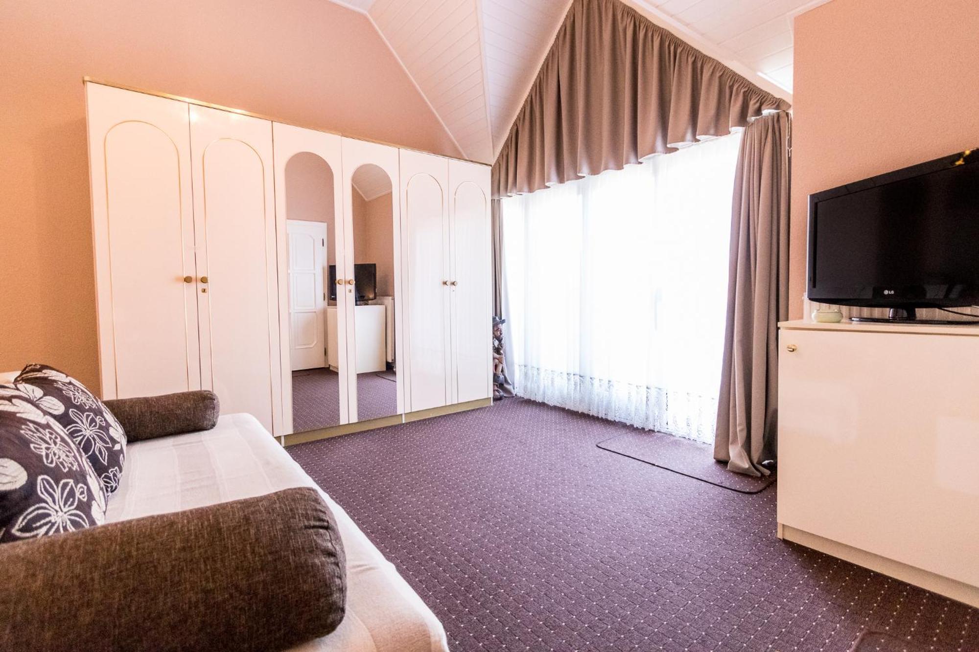 Haus Sonnenhof Otel Siofok Dış mekan fotoğraf
