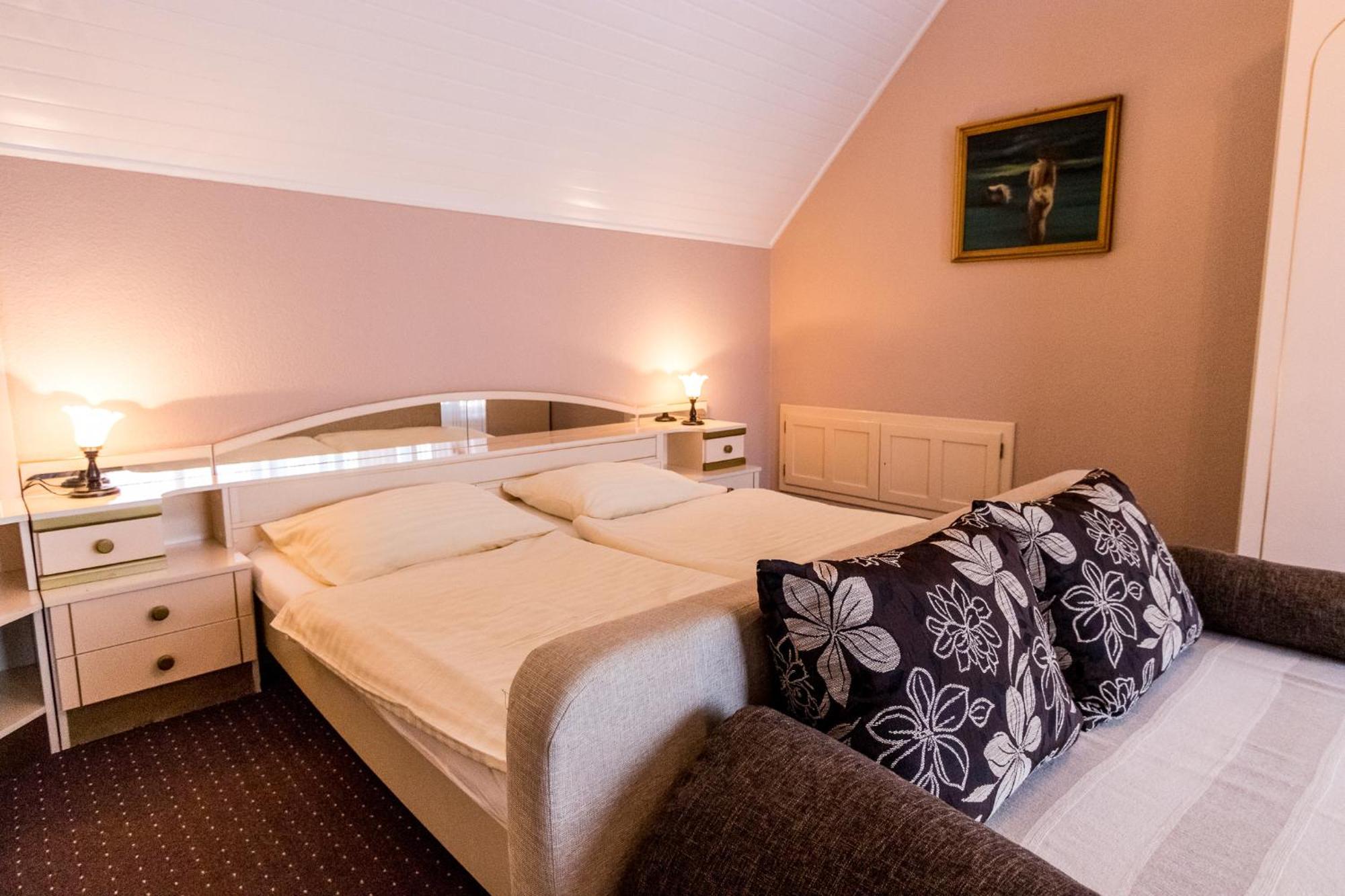 Haus Sonnenhof Otel Siofok Dış mekan fotoğraf